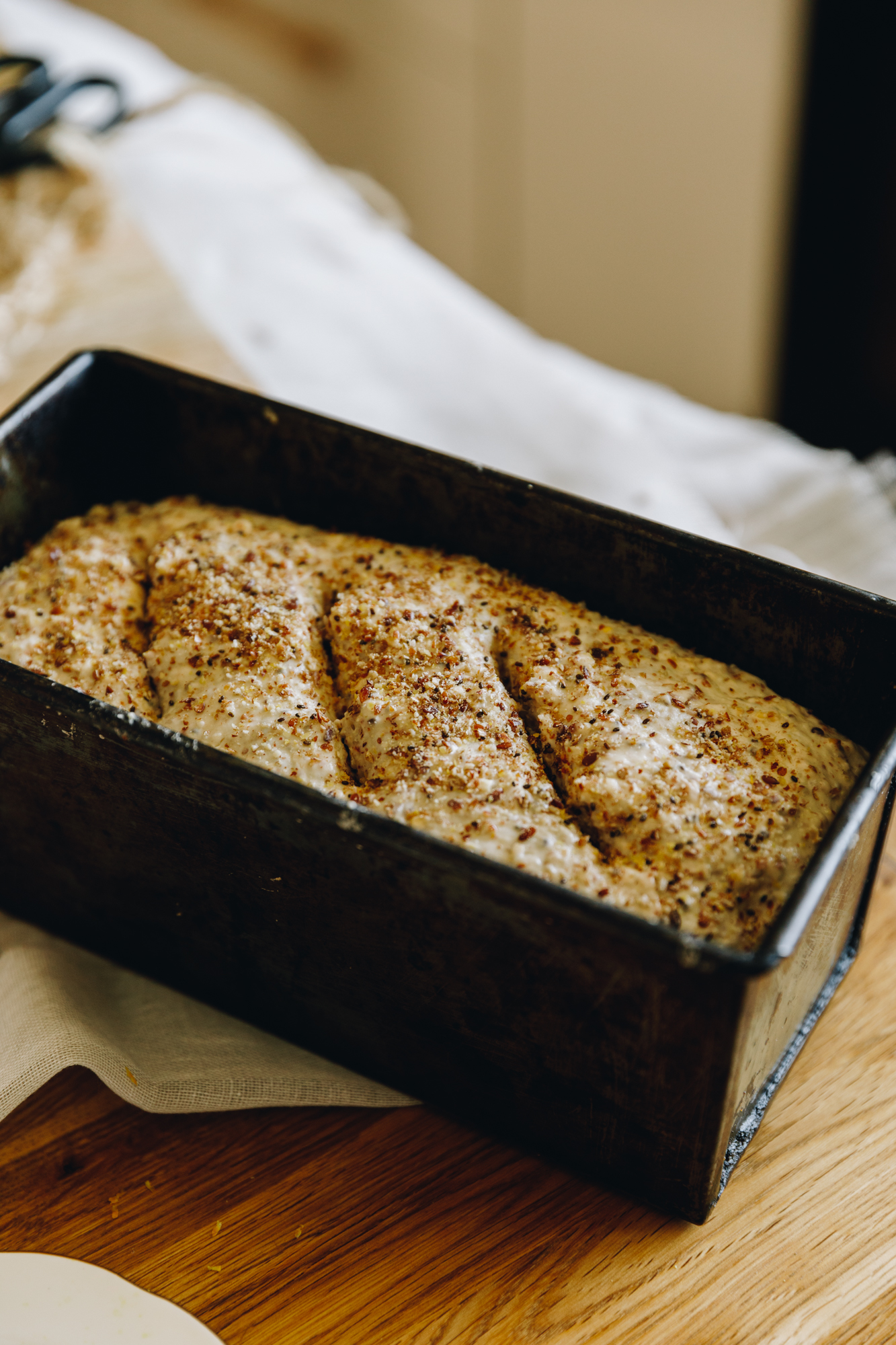 No-knead Seeded Oat Bread Loaf